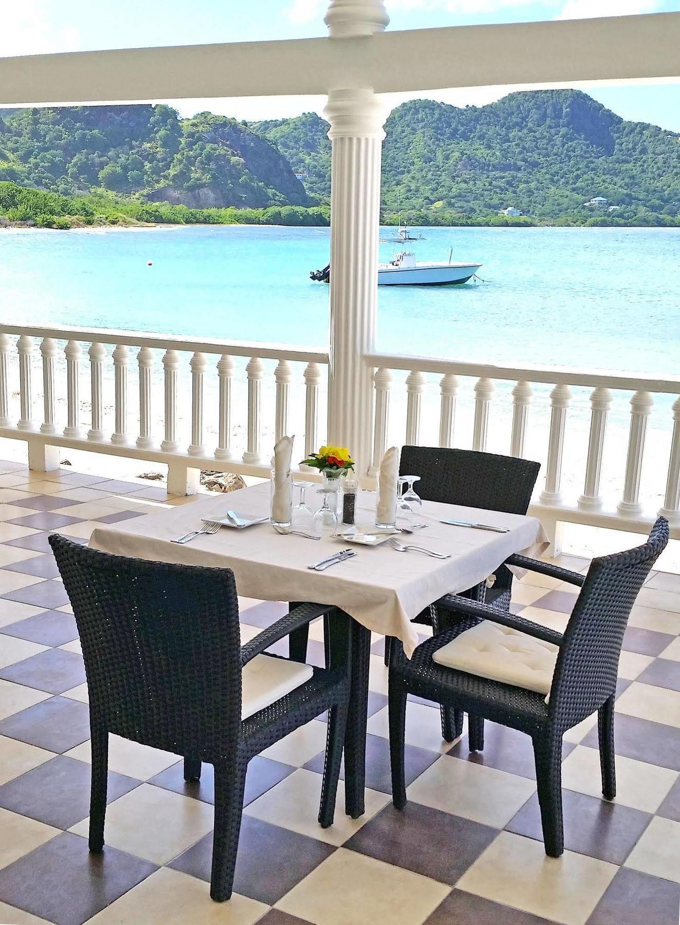 Davids Beach Hotel Clifton Екстер'єр фото