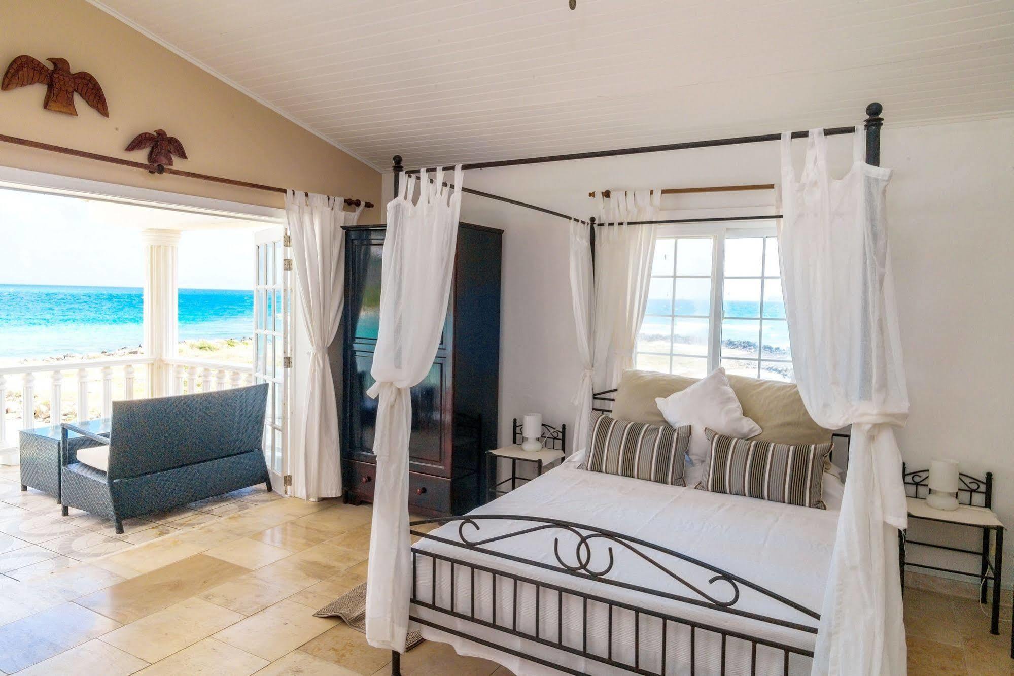 Davids Beach Hotel Clifton Екстер'єр фото